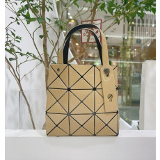 바오바오 루센트 박시 토트백 17cm 23cm