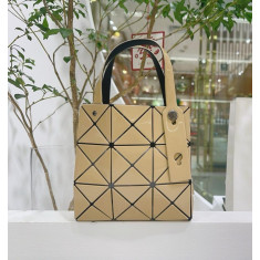 바오바오 루센트 박시 토트백 17cm 23cm