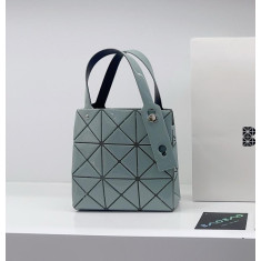 바오바오 루센트 박시 토트백 17cm 23cm