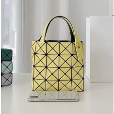 바오바오 이세이 미야케 루센트 박시 미니 토트백 16cm