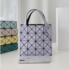 바오바오 이세이 미야케 루센트 박시 미니 토트백 16cm