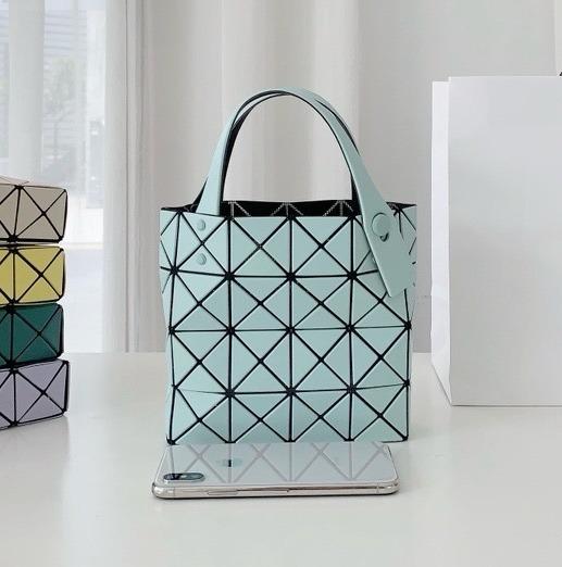 바오바오 이세이 미야케 루센트 박시 미니 토트백 16cm