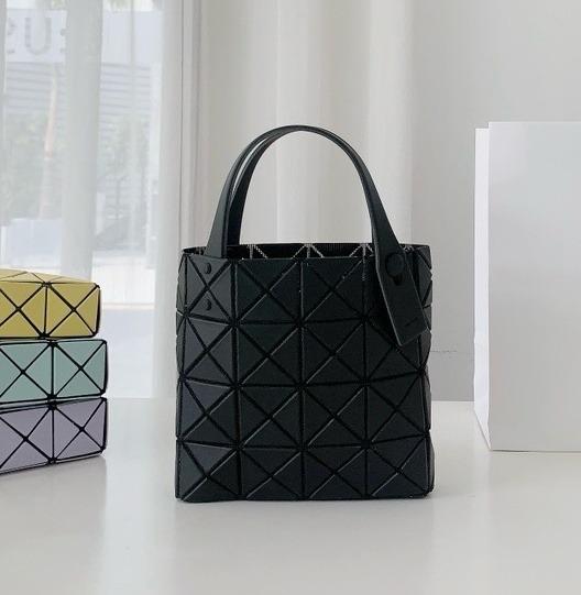 바오바오 이세이 미야케 루센트 박시 미니 토트백 16cm