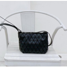 바오바오 이세이 미야케 루센트 크로스백 31cm