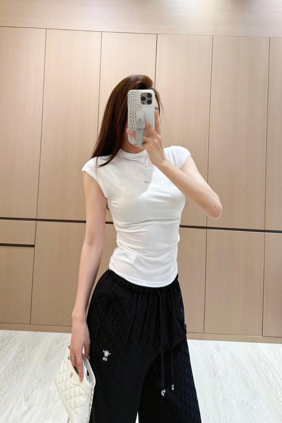 샤넬 25ss 반팔티셔츠 2컬러