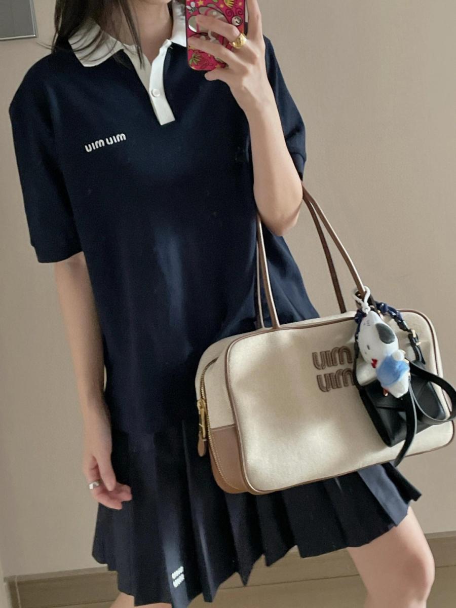 미우미우 폴로 반팔 티셔츠