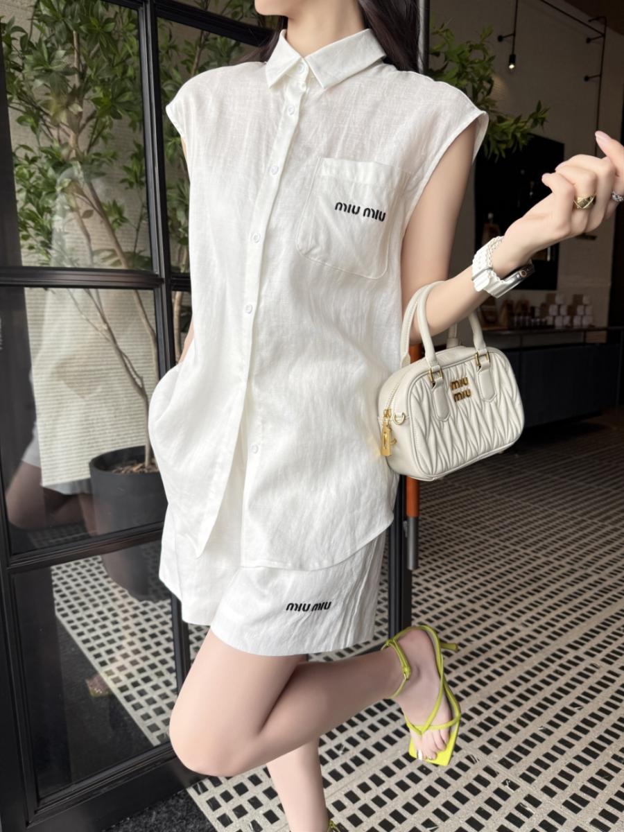 미우미우 민소매 셔츠 반바지 셋업 2컬러