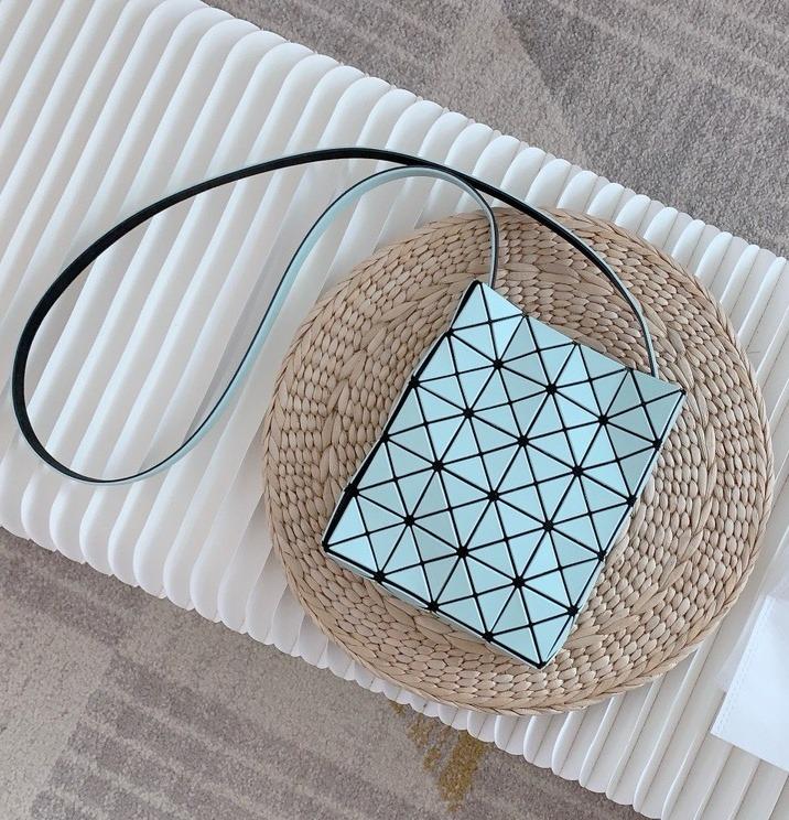 바오바오 루센트 박시 미니 크로스 19.5cm