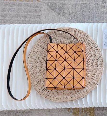 바오바오 루센트 박시 미니 크로스 19.5cm