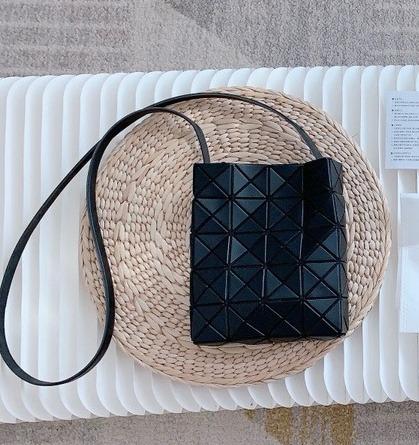 바오바오 루센트 박시 미니 크로스 19.5cm