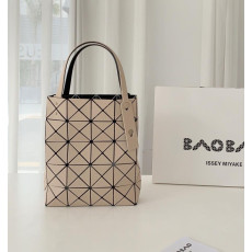 바오바오 이세이 미야케 루센트 박시 토트백 28cm