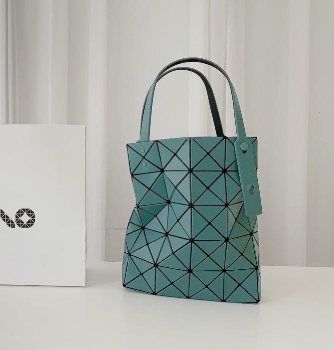 바오바오 이세이 미야케 루센트 박시 토트백 28cm