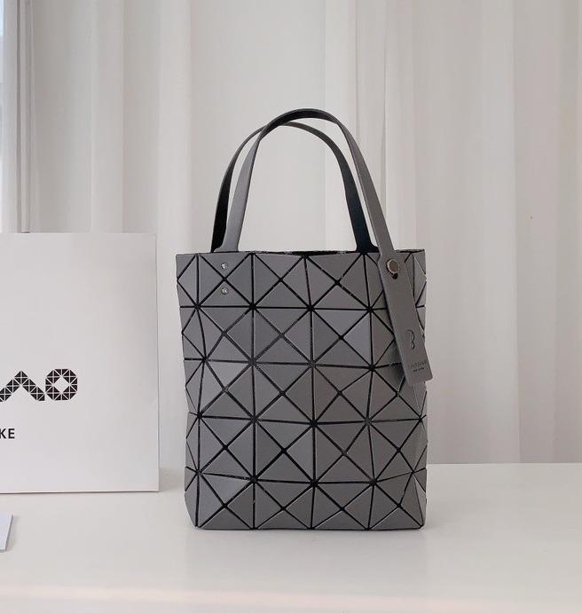 바오바오 이세이 미야케 루센트 박시 토트백 28cm