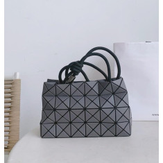 바오바오 루프 메탈릭 숄더백(무광다크그레이) 23.5cm