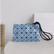 바오바오 루프 메탈릭 숄더백 23.5cm