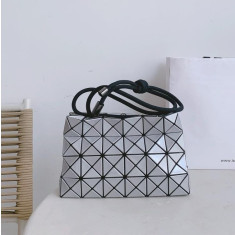 바오바오 루프 메탈릭 숄더백(실버) 23.5cm