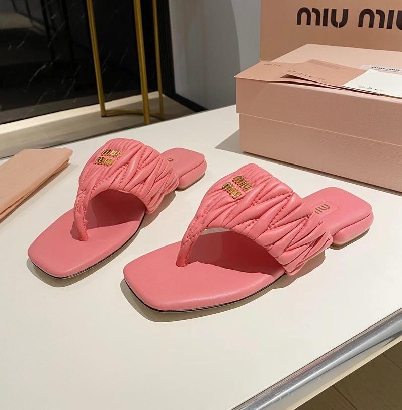 미우미우 나파 퀼팅 플립플랍 쪼리 샌들
