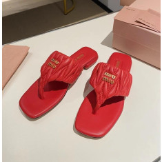 미우미우 나파 퀼팅 플립플랍 쪼리 샌들