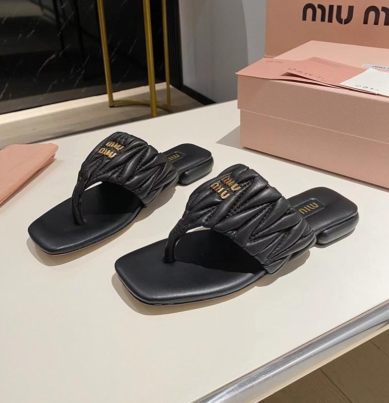 미우미우 나파 퀼팅 플립플랍 쪼리 샌들