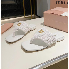 미우미우 나파 퀼팅 플립플랍 쪼리 샌들