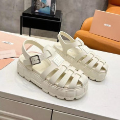 미우미우 플랫폼 케이지 샌들