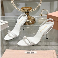 미우미우 새틴 샌들힐 9.5cm 굽높이