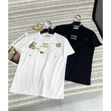 미우미우 25ss 레터링 티셔츠 2컬러