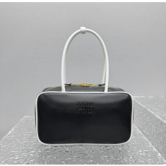 미우미우 아르카디 가죽 보백 미디움