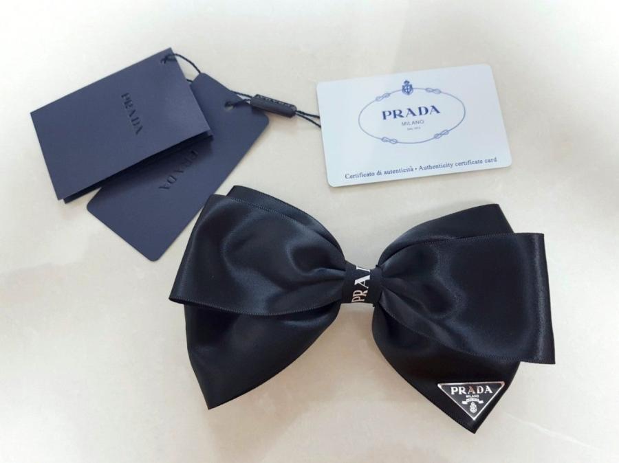 프라다 헤어핀 (국내배송)