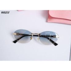 미우미우 로고 그라이언트 오벌 선글라스 (국내배송)