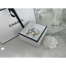 샤넬 딸랑이 진주 귀걸이