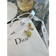 디올 하트진주 귀걸이