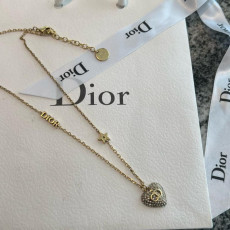 디올 크리스탈 하트 목걸이