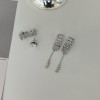 미우미우 크리스탈 큐빅 귀걸이