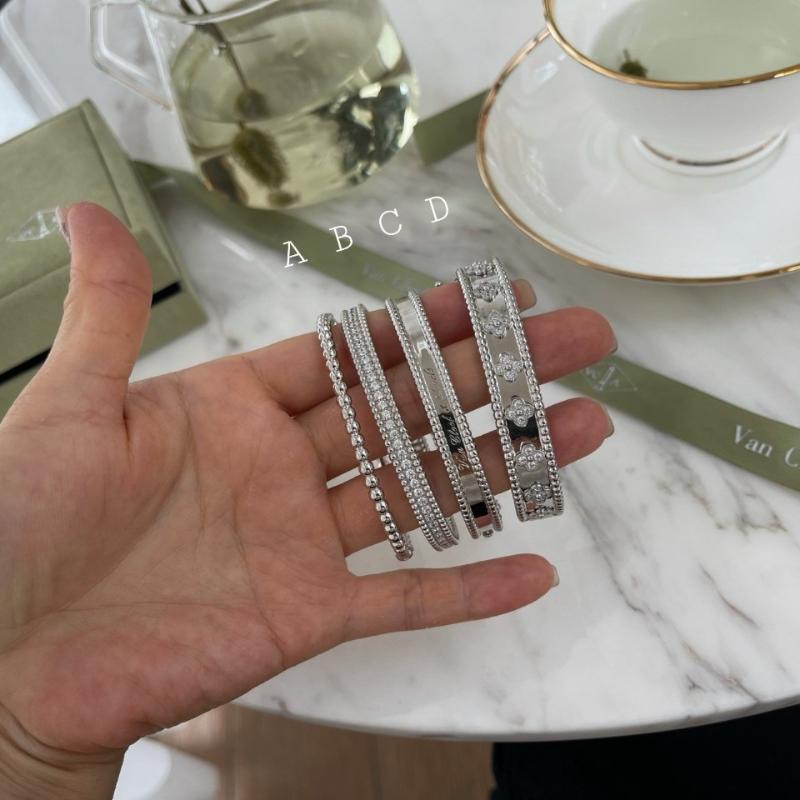 반클리프 빼를리 팔찌4/반지3 셋트