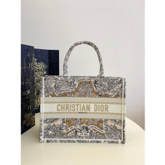 디올 어라운드 월드 북토트백 미듐