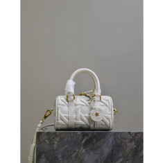 디올 신상 구르브 백 (2가지 컬러)