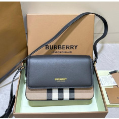 버버리 클래식 뉴햄프셔 크로스백