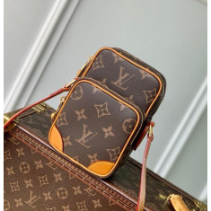 루이비통 M14024 퍼렐윌리엄스 크로스백