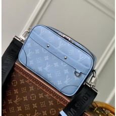 루이비통 M14073 알파 메신저 데일리백