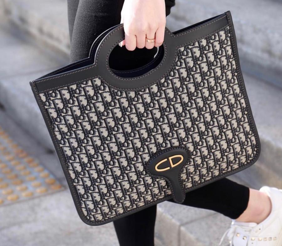 디올 오블리크 폴딩 클러치 (국내배송)