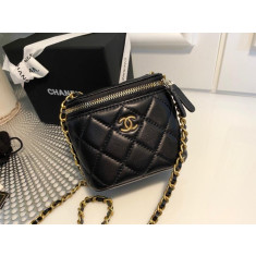 샤넬 베니티 미니 골드볼 램스킨 (국내배송)