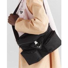 프라다 기하학 메신저백 (국내배송)