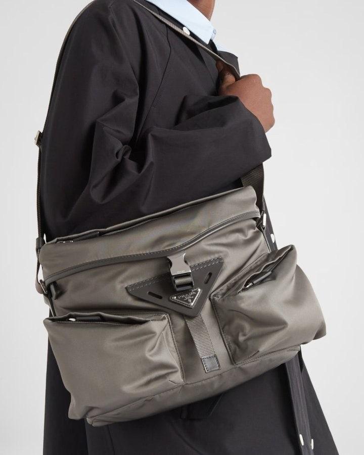 프라다 기하학 메신저백 (국내배송)