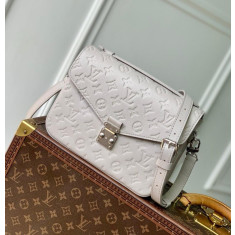 루이비통 M13481 포쉐트 메티스