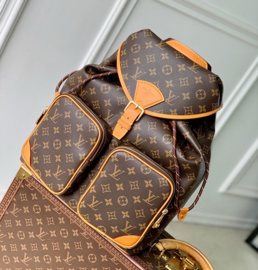 루이비통 M14015 몽수리 카고 백팩