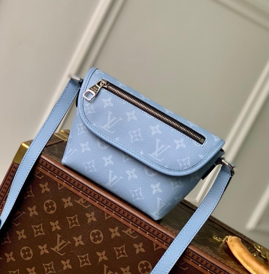 루이비통 M14116 펄스 웨어러블 월릿 크로스백