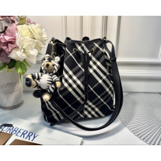 버버리 미디엄 체크 버킷백 키링 세트 (국내배송)