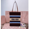 미우미우 5BG248 로고 크로셰 토트백