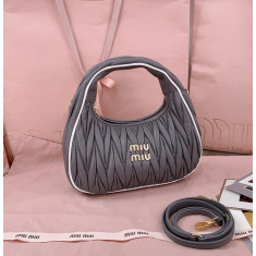미우미우 5BC125 마틀라쎄 완더백 23cm